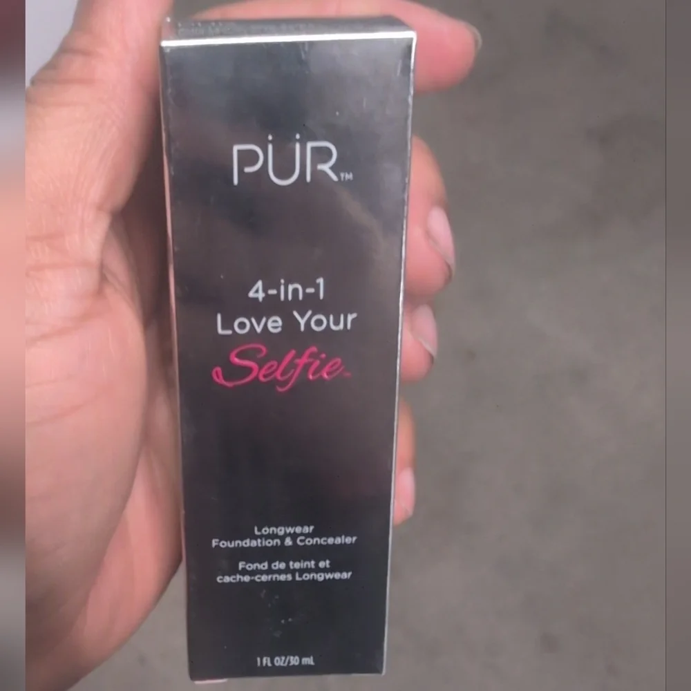 4-in-1 Love Your Selfie Longwear Foundation & Concealer - DN3 Caramel